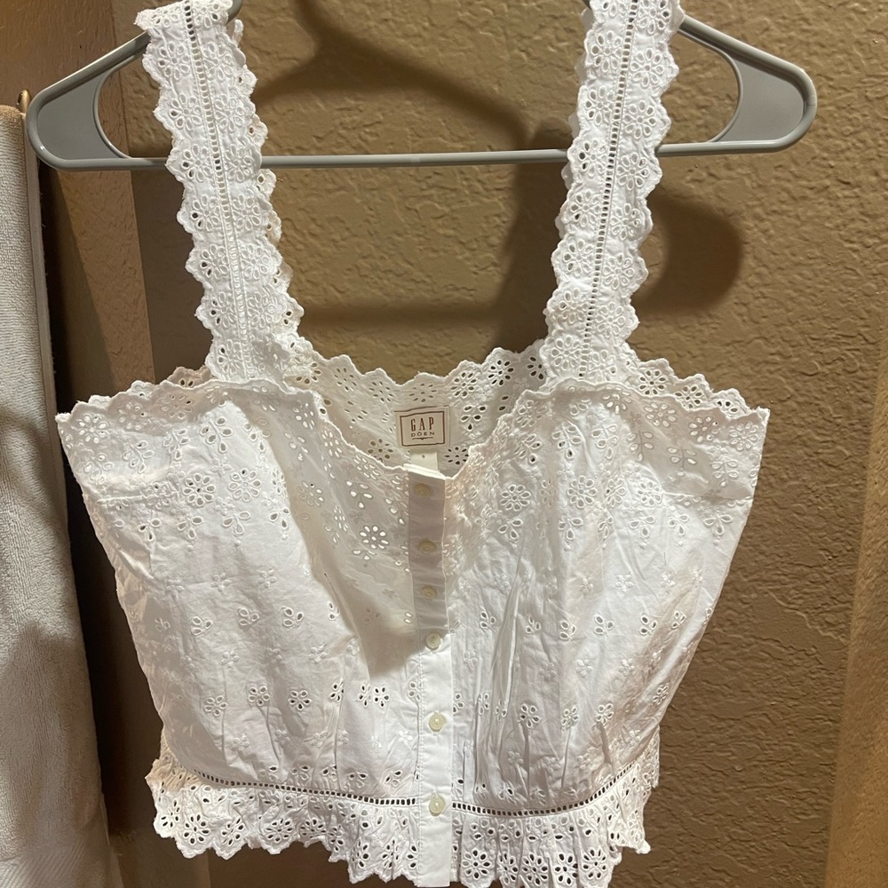 GAP White Eyelet Cropped Button-Up Tank